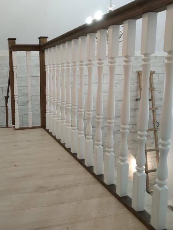 Балюстрада лестницы на второй свет