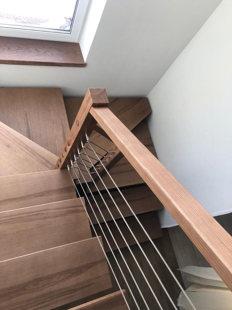 Монокосоур с тросовым ограждением