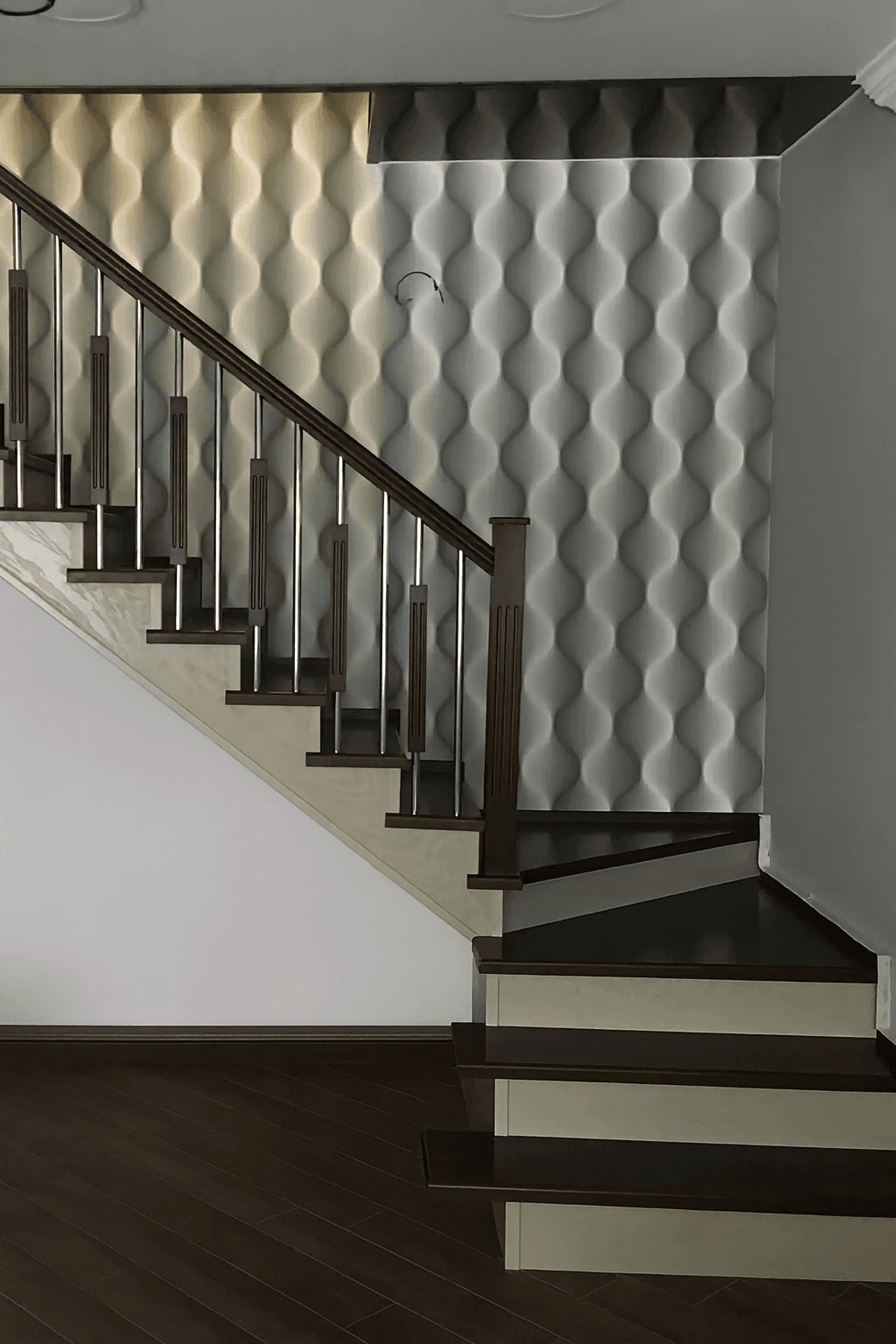 Лестница с комбинированным ограждением