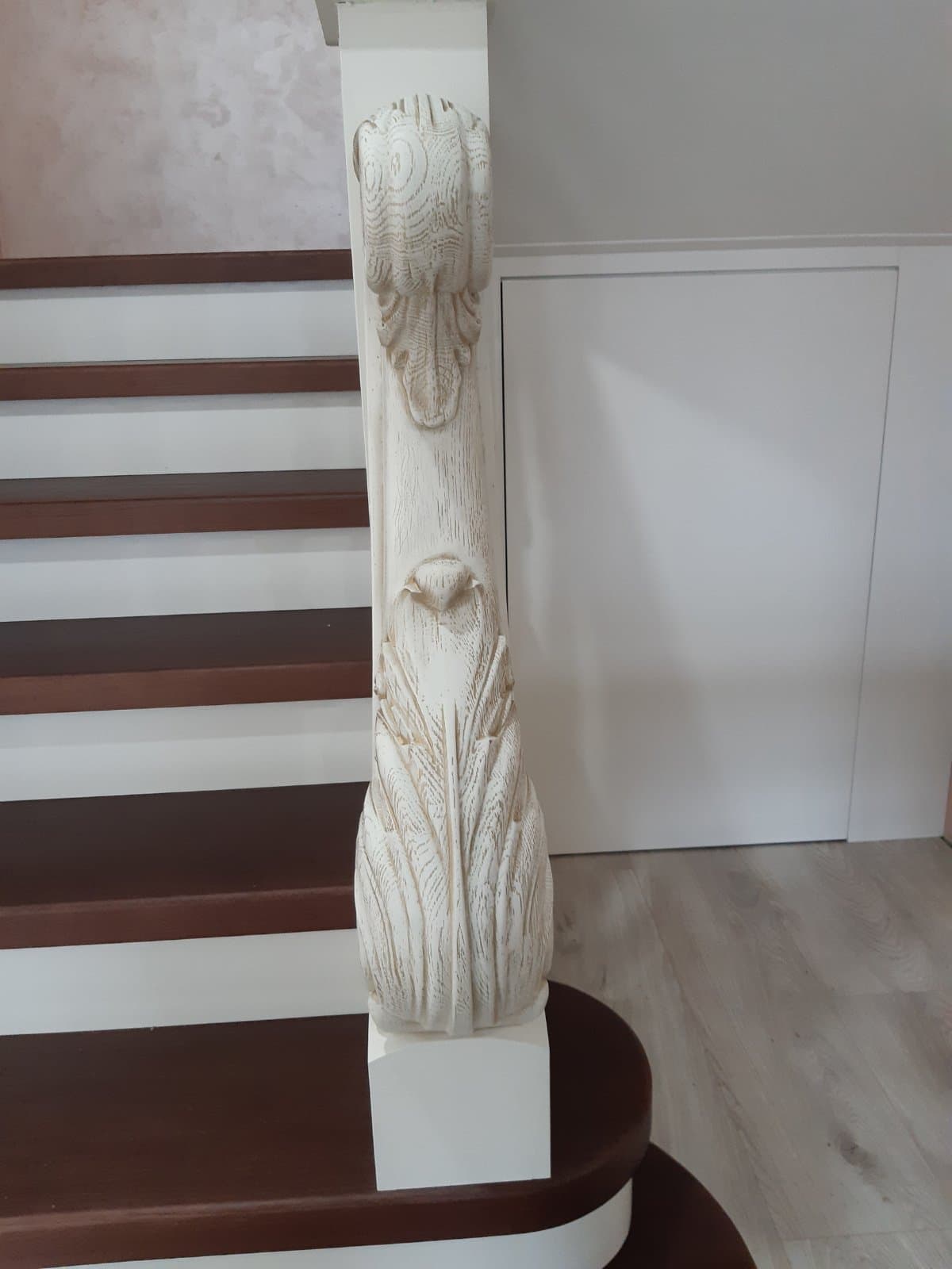 Патина во фрезерованных деталях заходного столба