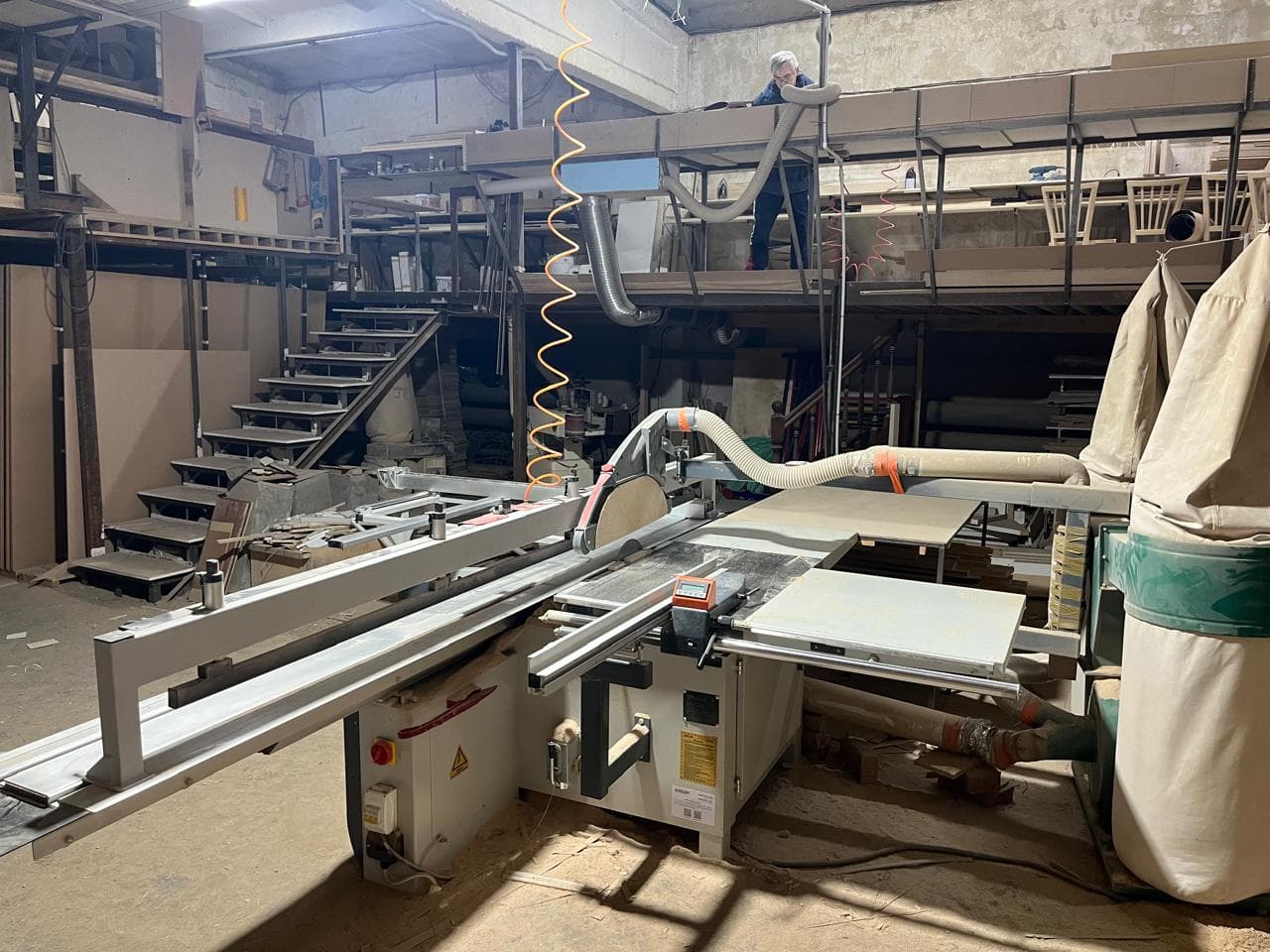 Производство лестниц Ниора — фото цеха